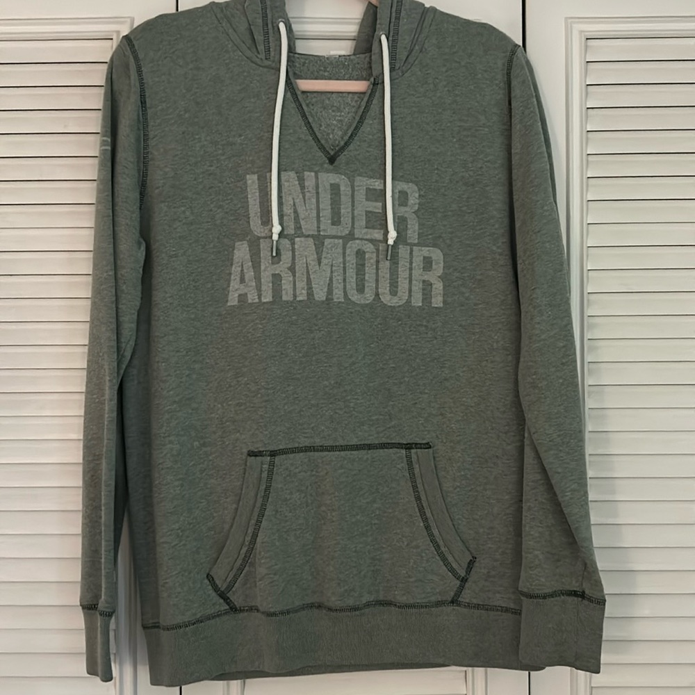 Long Sleeve Under Armour Sweatshirt.